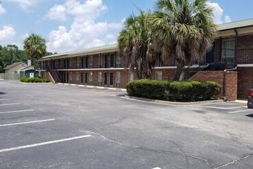 فندق على الطريق Palmetto Inn