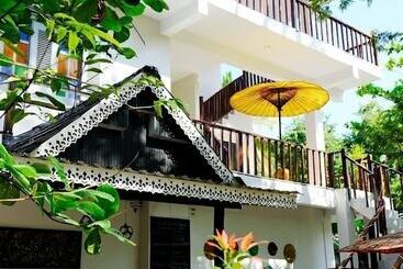 پانسیون The Villager Lodge