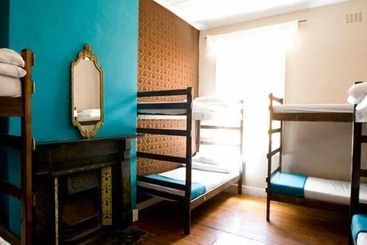 فندق صغير 33 South Backpackers