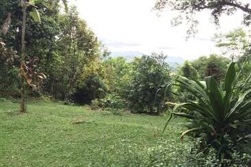 민박 A Little Paradise