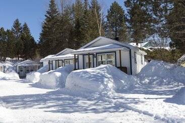 مبيت وإفطار Auberge La Coulee Douce