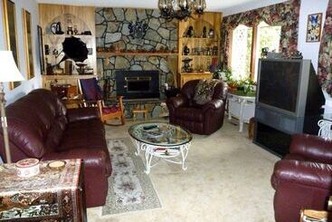 Enid S Bed And Breakfast