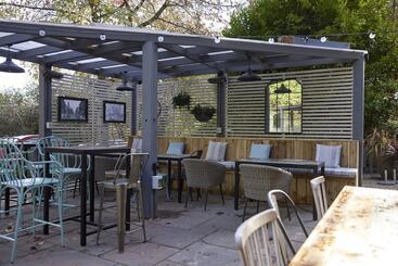 فندق Holmfield Arms By Greene King Inns