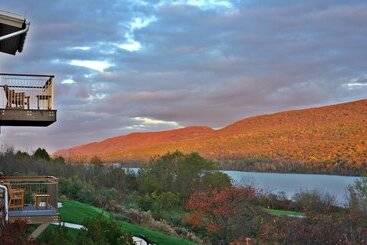 ホテル Nature Inn At Bald Eagle