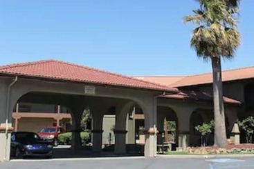 בית מלון כפרי Shenandoah Inn