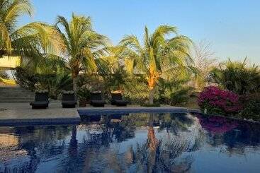 هتل Soma Surf Resort
