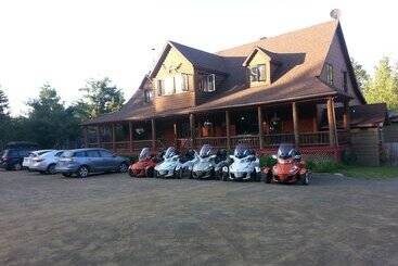 L Auberge Refuge Du Trappeur Inn
