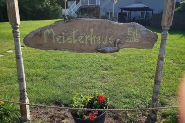 Meisterhaus Bed & Breakfast