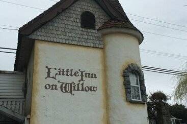 פנסיון Little Inn On Willow
