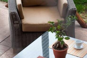 بنسيون Polys Guest House