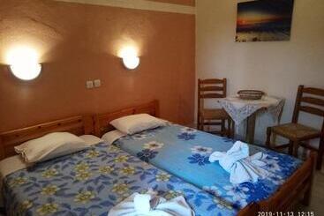 פנסיון Sofia Rooms