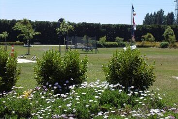 אתר נופש Glenavys Waitaki River Motor Camp