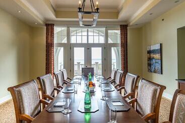 مبيت وإفطار The Inn At Cobble Beach