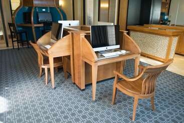 Crystal Quarters Furnished Apartments At The Gramercy