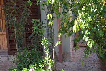 Pansiyon Residenza Aiosardegna Mare E Montagna