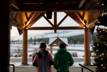 Basecamp Lodge Golden