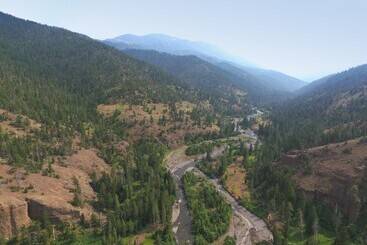 فندق Creekside Lodge At Yellowstone