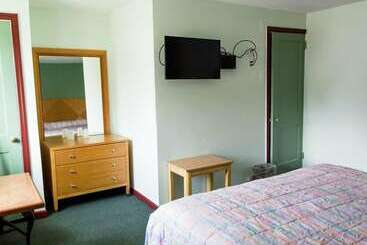 מוטל Bay Point Inn