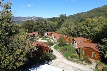 住所  Ariège Azimuth