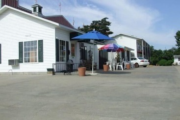 The Skyline Motel