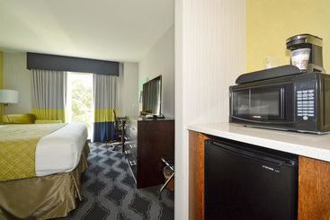 Best Western Plus Laguardia Airport Hotel Queens