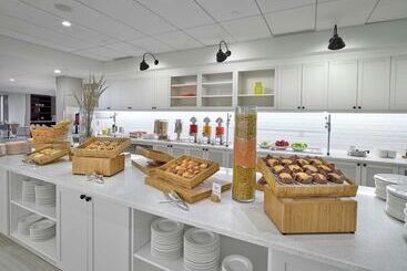 فندق Doubletree By Hilton Edmonton Downtown