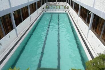 Hotel Joe Fisherman Inn