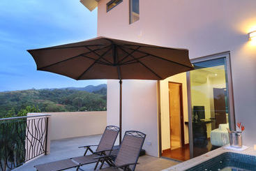 هتل Sky Penthouses 3br 3,5 Bth  6br 5,5bth At Oceano