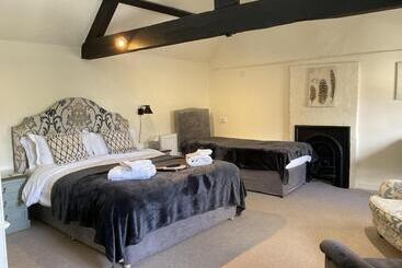 ホテル The Bell Inn