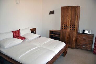 Leo S Beach Hotel & Restaurant   Adults Only