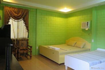 بنسيون Alexis Cliff Dive Resort