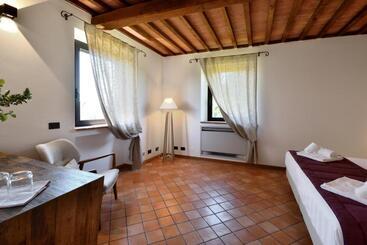 کلبه Porsenna Resort