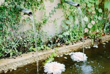 مبيت وإفطار Seven Branches Venue And Inn