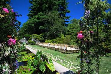 住宿加早餐  The Castle At Skylands Manor