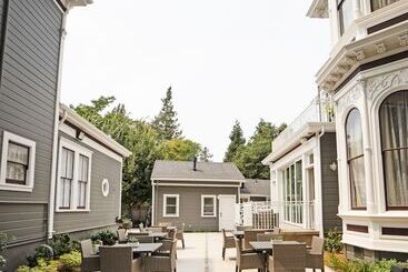 ベッドアンドブレックファースト The Mcclelland House