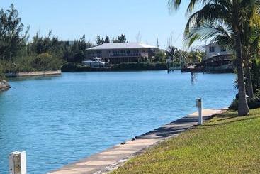 Dolphin Cove