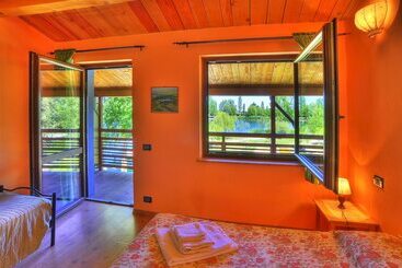 Отель Agriturismo Ai Due Laghi