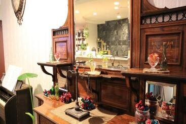 酒店 La Jolie Motomachi