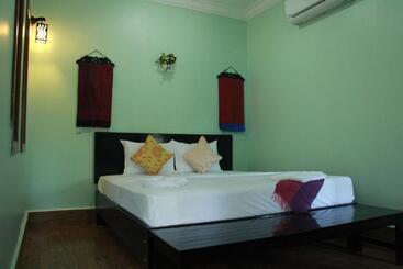 Hotel The Coconut House