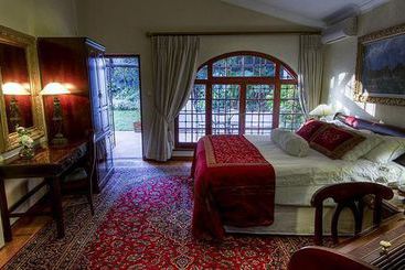 هتل The Oasis Boutique  & Residency