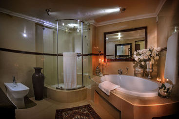 هتل The Oasis Boutique  & Residency