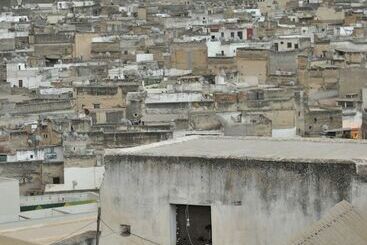 膳宿费 Dar 7 Louyat