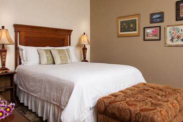 بنسيون The Guest House Inn On Courthouse Square