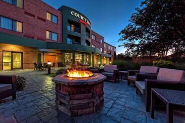 فندق Courtyard By Marriott Memphis Southaven