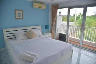 בית מלון כפרי Baan P Mike Resort Pranburi