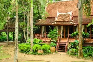 هتل Petchvarin Resort And Spa