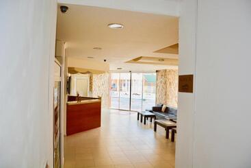 فندق Rainbow 2 Holiday Complex