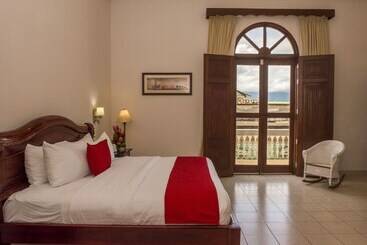 בית מלון כפרי Real La Merced