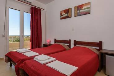 펜션 Elpidis Villa