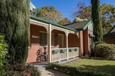 آپارتمان‌های توریست‌ها The Birch House   Silver Birches